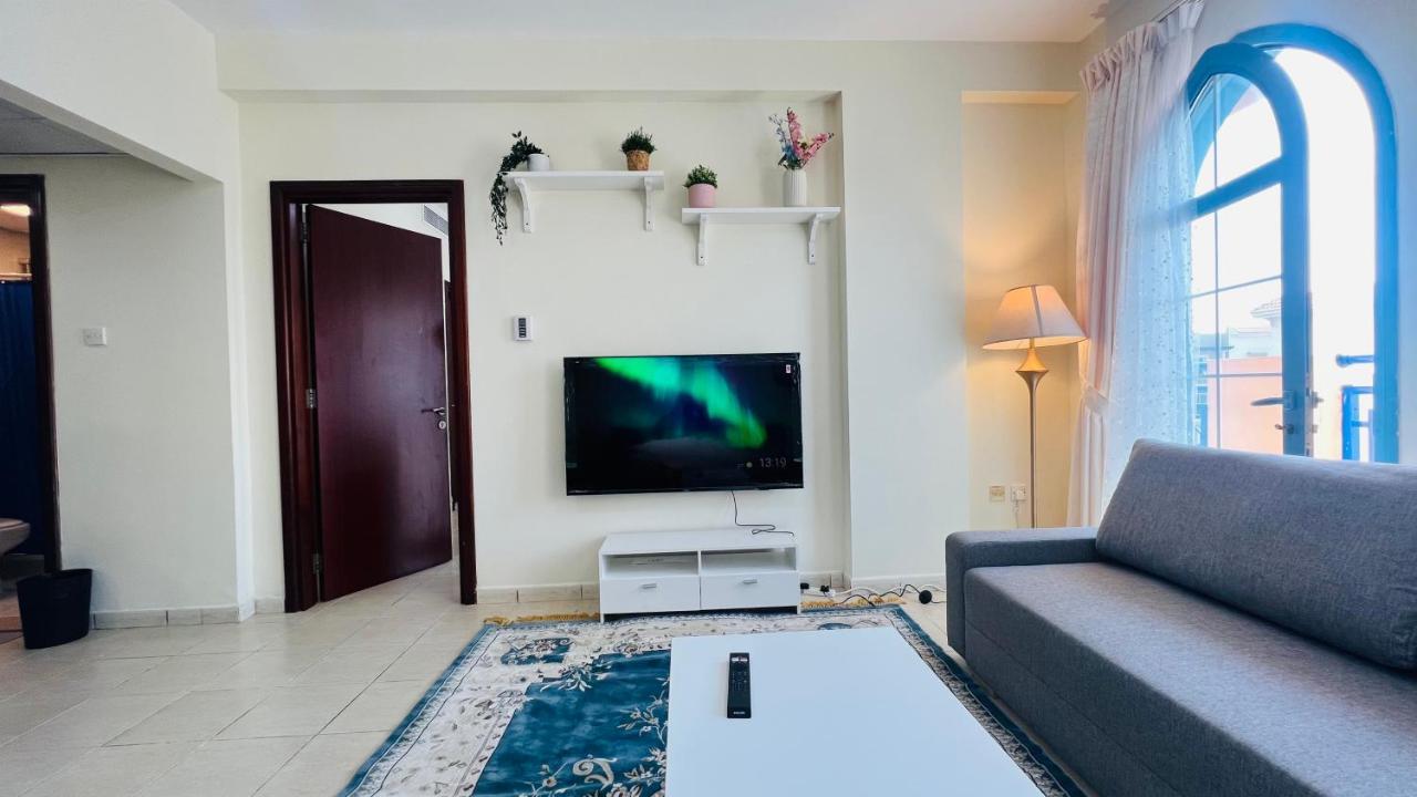 Newly Furnished Cozy One Bed Room Apartment 2 Bathroom City View Dubai Exterior foto